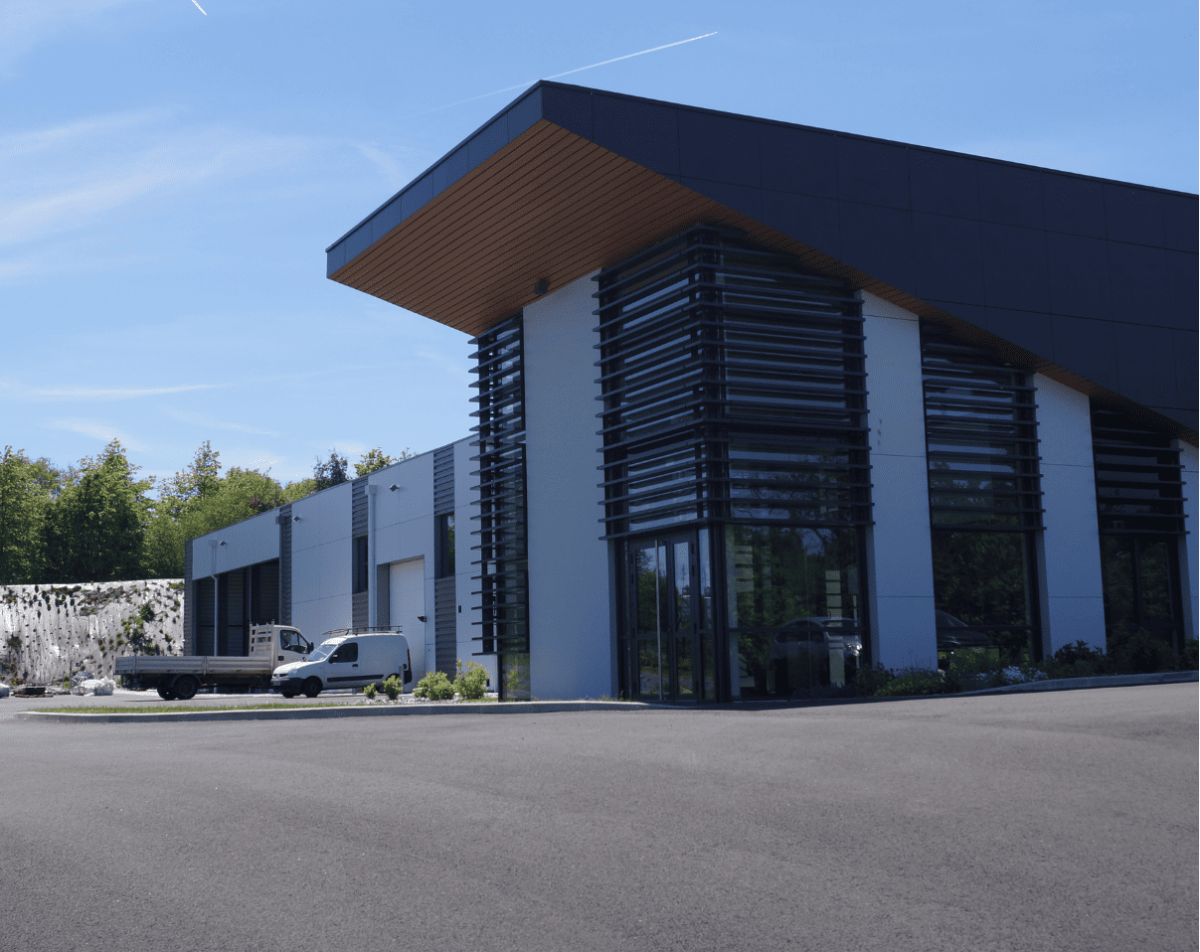 Photo de la façade du l'agence de angers / écouflant